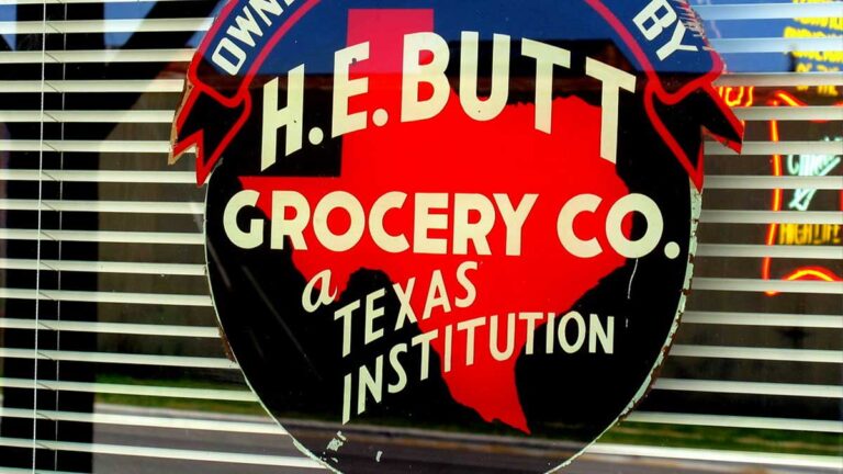 h-e-b-window-decal-at-grocery-store-in-texas